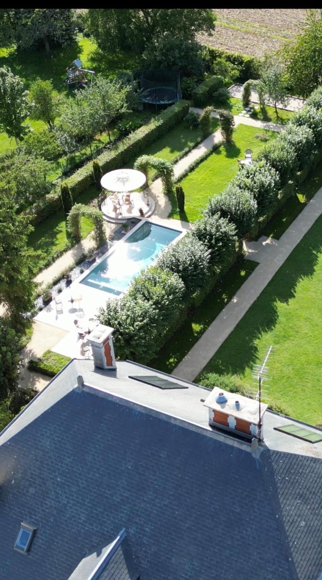 La Grande Maison Lgm Lesches Exterior photo