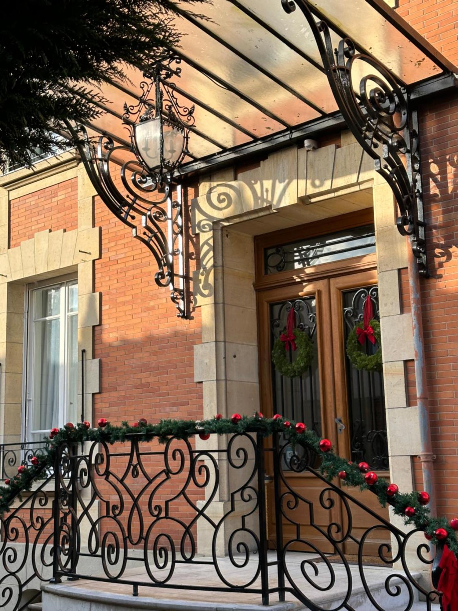 La Grande Maison Lgm Lesches Exterior photo